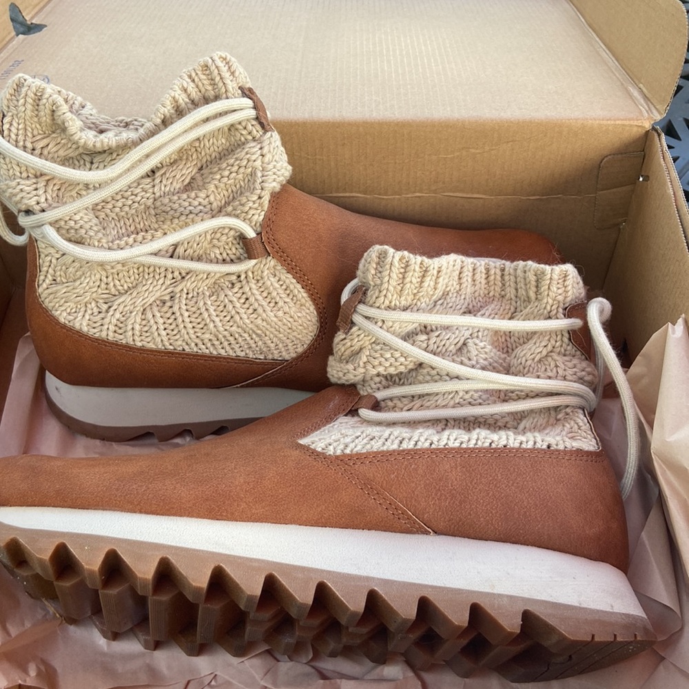 Merrell Boots - Picture 3 of 3
